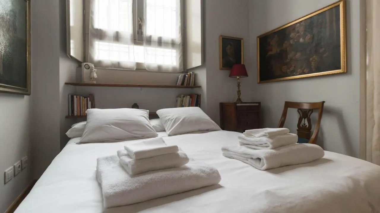 Italianway - Santa Maria Fulcorina 11 Apartment Milan